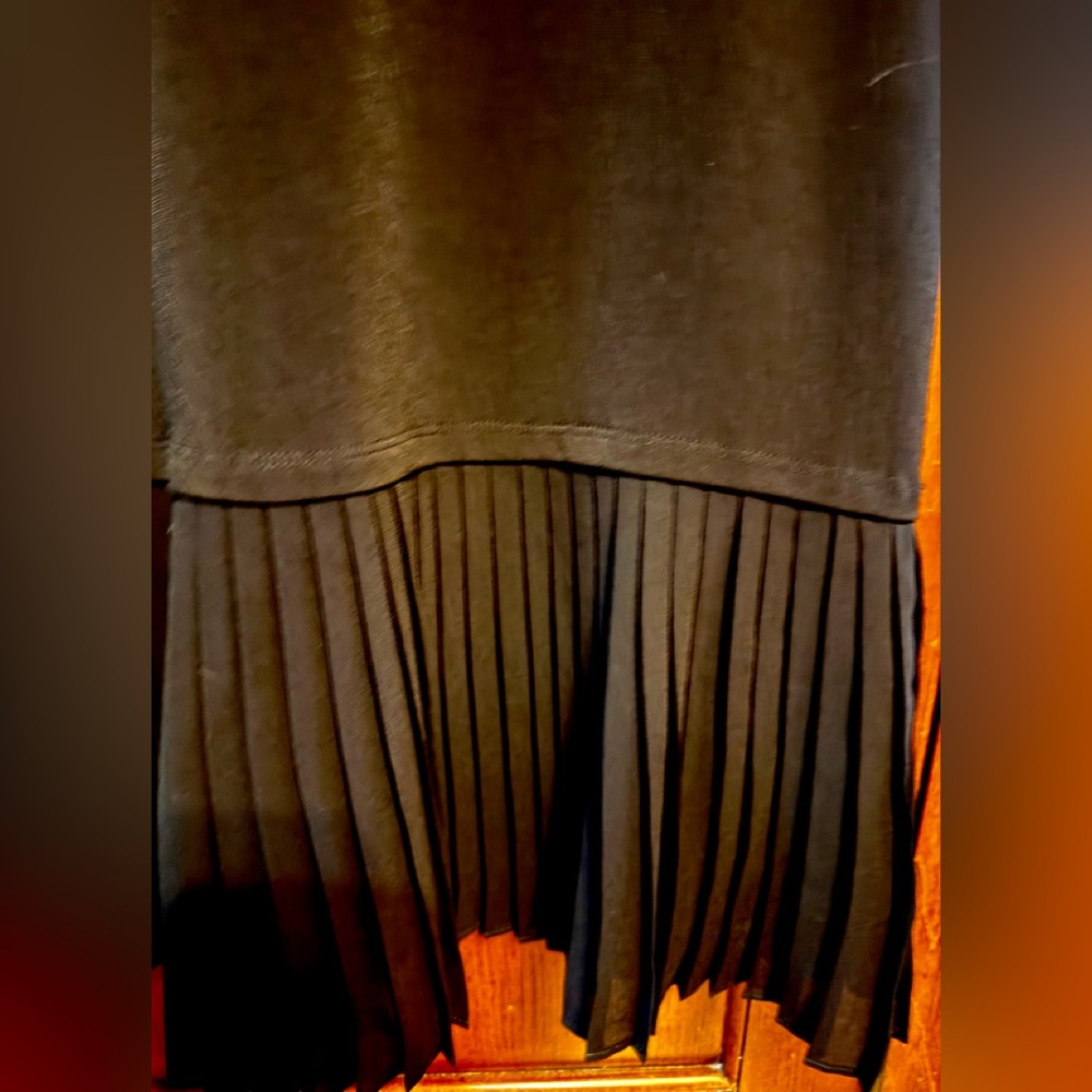 Calvin Klein Black Pleated Dress size 4 - Picture 2 of 9